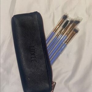 NEW Luxie Makeup Brush Set with Black Case